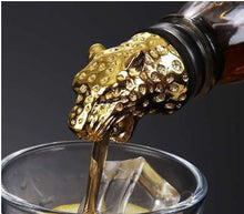 Load image into Gallery viewer, 1 Piece wild red wine pourer ,zinc alloy rhinoceros lion leopard antelope, head wine stopper drink bar tool nightclub bar accessories