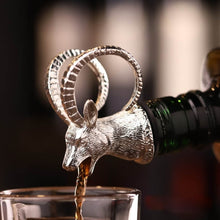 Load image into Gallery viewer, 1 Piece wild red wine pourer ,zinc alloy rhinoceros lion leopard antelope, head wine stopper drink bar tool nightclub bar accessories