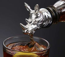 Load image into Gallery viewer, 1 Piece wild red wine pourer ,zinc alloy rhinoceros lion leopard antelope, head wine stopper drink bar tool nightclub bar accessories