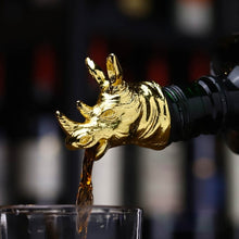 Load image into Gallery viewer, 1 Piece wild red wine pourer ,zinc alloy rhinoceros lion leopard antelope, head wine stopper drink bar tool nightclub bar accessories