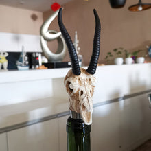 Load image into Gallery viewer, Animal Skull Vacuum Red Wine Bottle Stopper Reusable Champagne Saver Bottle Cap Sealer Plug Restaurant Bar Supplies Tools
